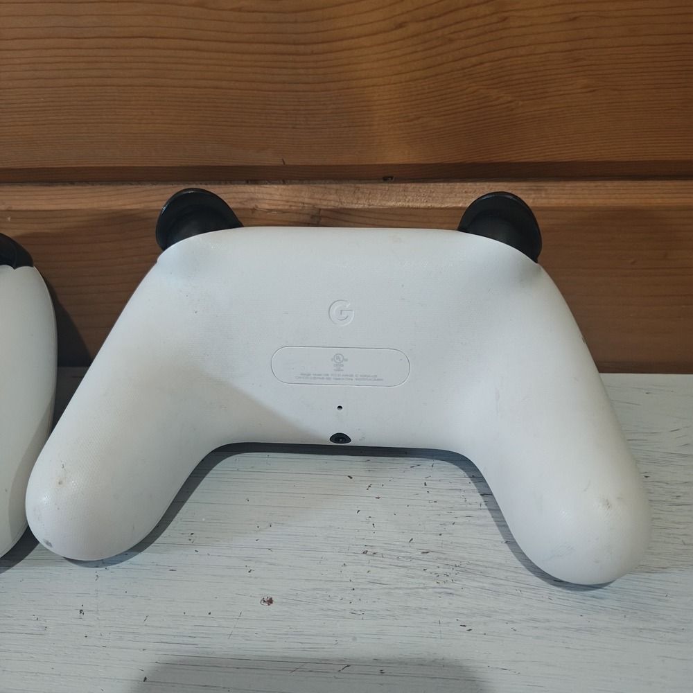 2x Google Stadia H2B White & Green Wired, Wireless Premiere Edition Controllers - Picture 5 of 6